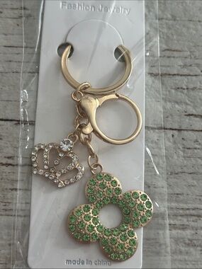 5/$25 Fashion Jewelry Gold Keychain with Green Crystal Clover